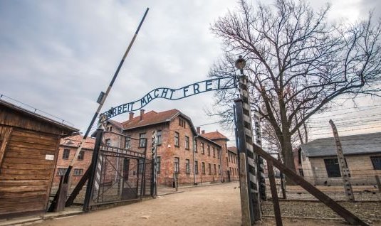 Le  camp de concentration d'Auschwitz